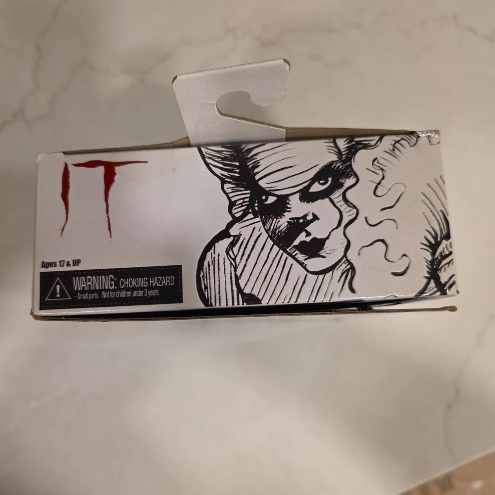 NECA IT PENNYWISE SDCC ETCHED BLACK & WHITE 7